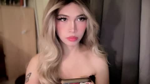 Lucy online show from June 24, 4:22 am