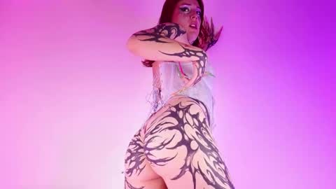 Snapshot of mystikdollx chatting on June 3, 9:42 pm Misteika online show from June 3, 9:42 pm