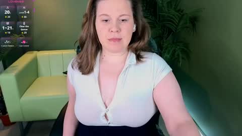 Snapshot of mystimerlina chatting on March 31, 7:42 am merlin online show from March 31, 7:42 am