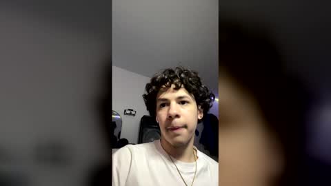 Snapshot of mytoytommy chatting on March 3, 6:52 am mytoytommy online show from March 3, 6:52 am