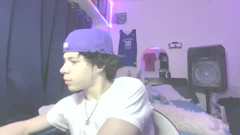 Snapshot of mytoytommy chatting on March 5, 6:09 am mytoytommy online show from March 5, 6:09 am