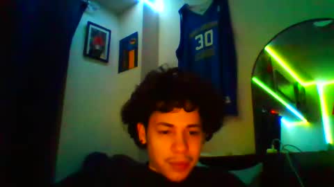 Snapshot of mytoytommy chatting on March 7, 8:11 am mytoytommy online show from March 7, 8:11 am