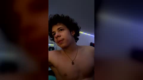 Snapshot of mytoytommy chatting on March 8, 8:18 am mytoytommy online show from March 8, 8:18 am