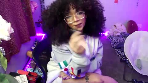 Snapshot of myvalentine420 chatting on January 11, 5:31 am Chanel online show from January 11, 5:31 am