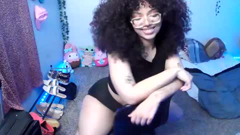 Snapshot of myvalentine420 chatting on February 7, 5:20 am Chanel online show from February 7, 5:20 am