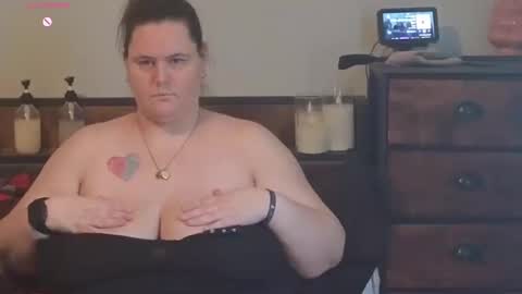 Mzjuicybootay online show from October 10, 7:57 pm