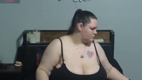 Mzjuicybootay online show from May 6, 11:15 am