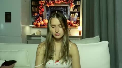 Snapshot of n0names chatting on October 1, 11:00 pm Eva online show from October 1, 11:00 pm