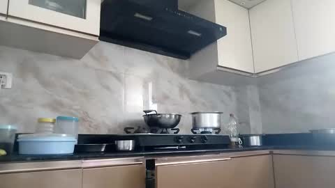 n298033 online show from March 25, 5:13 am