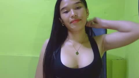 Snapshot of n3ssa chatting on November 15, 11:29 am nessa online show from November 15, 11:29 am