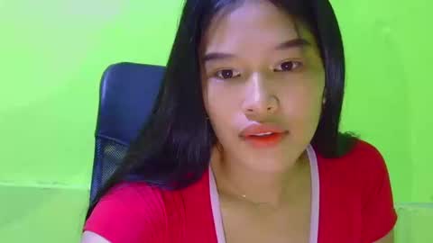 Snapshot of n3ssa chatting on December 18, 3:12 am nessa online show from December 18, 3:12 am