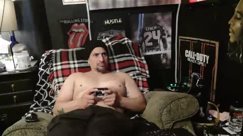 Snapshot of n3v3rpanic1 chatting on December 17, 9:27 pm SnackPants online show from December 17, 9:27 pm