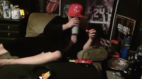 Snapshot of n3v3rpanic1 chatting on December 28, 5:33 am SnackPants online show from December 28, 5:33 am