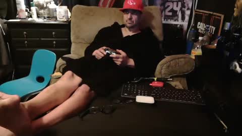 Snapshot of n3v3rpanic1 chatting on January 3, 11:01 pm SnackPants online show from January 3, 11:01 pm