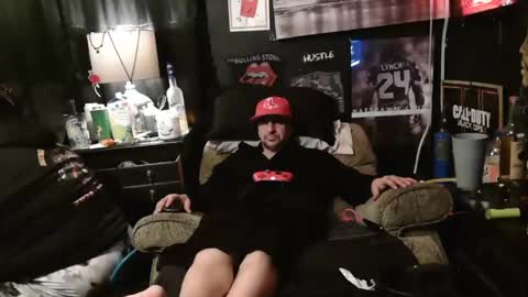 Snapshot of n3v3rpanic1 chatting on January 5, 7:38 am SnackPants online show from January 5, 7:38 am