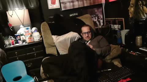 Snapshot of n3v3rpanic1 chatting on January 16, 8:00 am SnackPants online show from January 16, 8:00 am