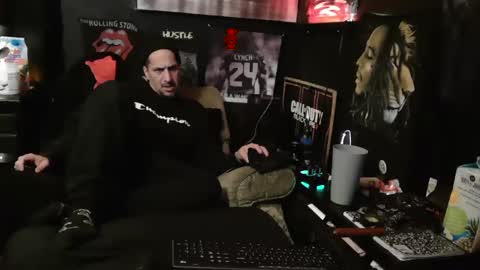 Snapshot of n3v3rpanic1 chatting on January 20, 3:37 am SnackPants online show from January 20, 3:37 am