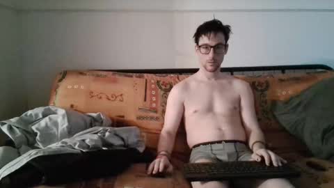 a Ordinary Boy online show from February 9, 10:25 pm