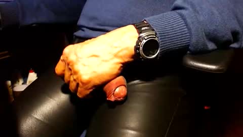 naaapa online show from December 18, 9:43 pm