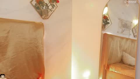 naamah_b online show from May 5, 2:25 pm