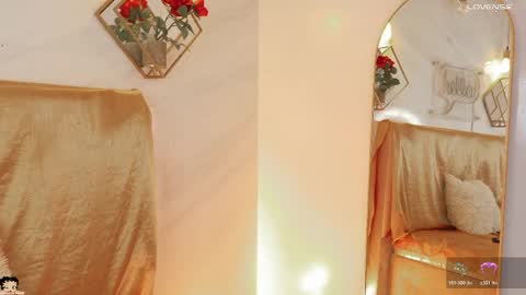 naamah_b online show from May 6, 2:22 pm