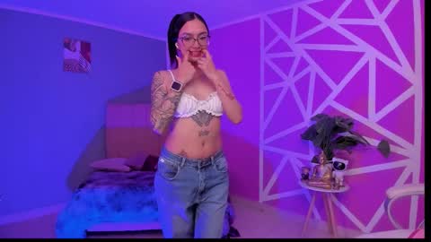 Snapshot of naath_ chatting on February 1, 12:42 am anny online show from February 1, 12:42 am