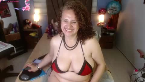 nadia_84 online show from May 8, 7:30 pm