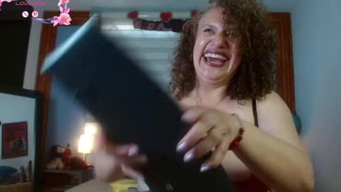 nadia_84 online show from May 9, 2:00 pm