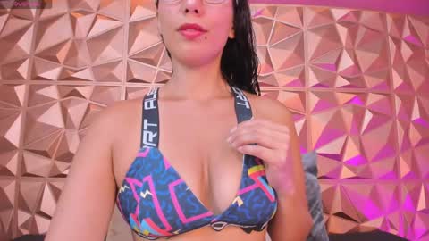 Snapshot of nadiajalil chatting on May 4, 8:27 pm nadiajalil online show from May 4, 8:27 pm