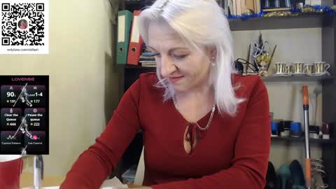 Snapshot of nadin_slut chatting on December 24, 10:22 am Nadin online show from December 24, 10:22 am