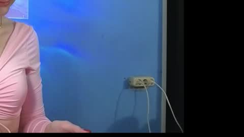 Snapshot of nadinna999 chatting on December 23, 1:47 am nadinna999 online show from December 23, 1:47 am