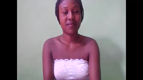 nah296652 online show from May 2, 6:29 am