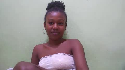 nah296652 online show from May 10, 7:02 am