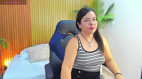 Snapshot of nahia_13 chatting on September 30, 12:32 pm N A H I A online show from September 30, 12:32 pm