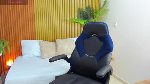 Snapshot of nahia_13 chatting on October 10, 12:26 pm N A H I A online show from October 10, 12:26 pm