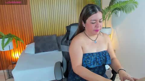 N A H I A online show from February 10, 12:20 pm