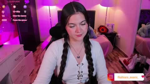 Snapshot of nahiara_evans_ chatting on March 10, 4:06 am NAHIARA EVANS online show from March 10, 4:06 am