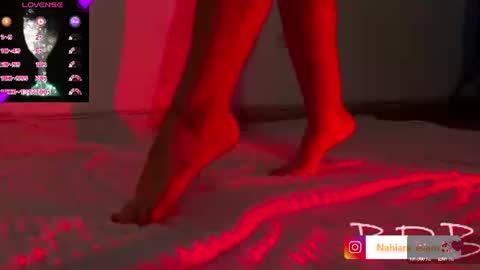 Snapshot of nahiara_evans_ chatting on July 4, 12:33 pm NAHIARA EVANS online show from July 4, 12:33 pm