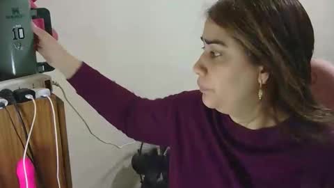 nahiarabiel online show from May 15, 4:47 pm