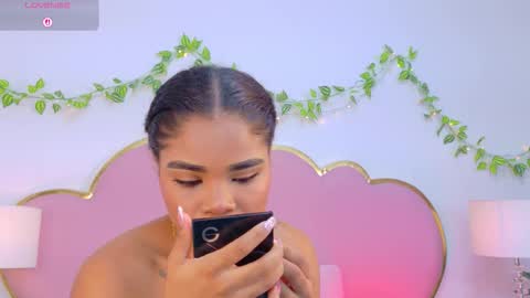 NahiaraReina  online show from December 3, 2:15 pm