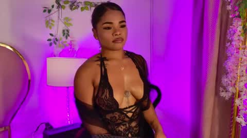 NahiaraReina  online show from May 1, 2:21 pm