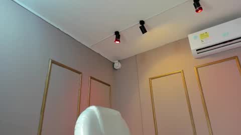 Nahimi online show from December 20, 7:10 pm