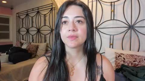 Nahomi  online show from September 21, 8:05 am