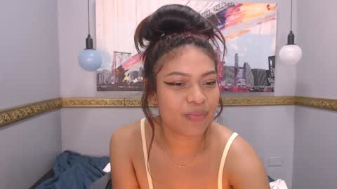 Snapshot of nahomi_tyler chatting on December 19, 11:57 pm Nahomy online show from December 19, 11:57 pm