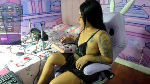 Snapshot of nahomy_ember chatting on October 7, 11:40 am nahomy online show from October 7, 11:40 am