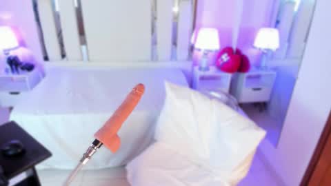 Snapshot of nahomyroberts chatting on November 3, 12:06 pm Nahomy Roberts online show from November 3, 12:06 pm