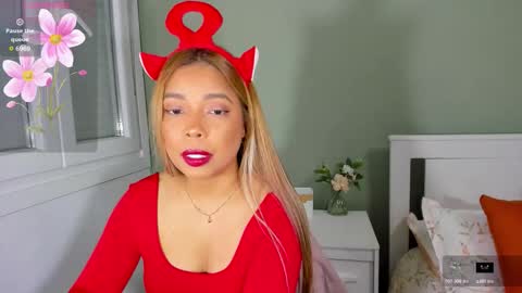 Snapshot of naia_7 chatting on February 14, 11:23 pm Mile online show from February 14, 11:23 pm