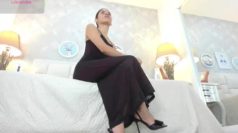 naia_cox online show from November 4, 3:49 am