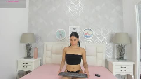 naia_cox online show from December 21, 3:46 am