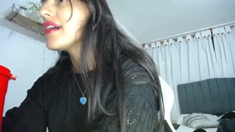 Snapshot of naia_stant chatting on January 4, 12:37 am Naia online show from January 4, 12:37 am